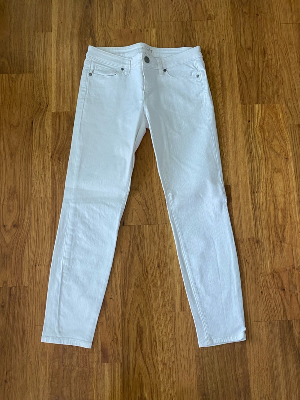 LOFT cropped modern skinny jeans in white